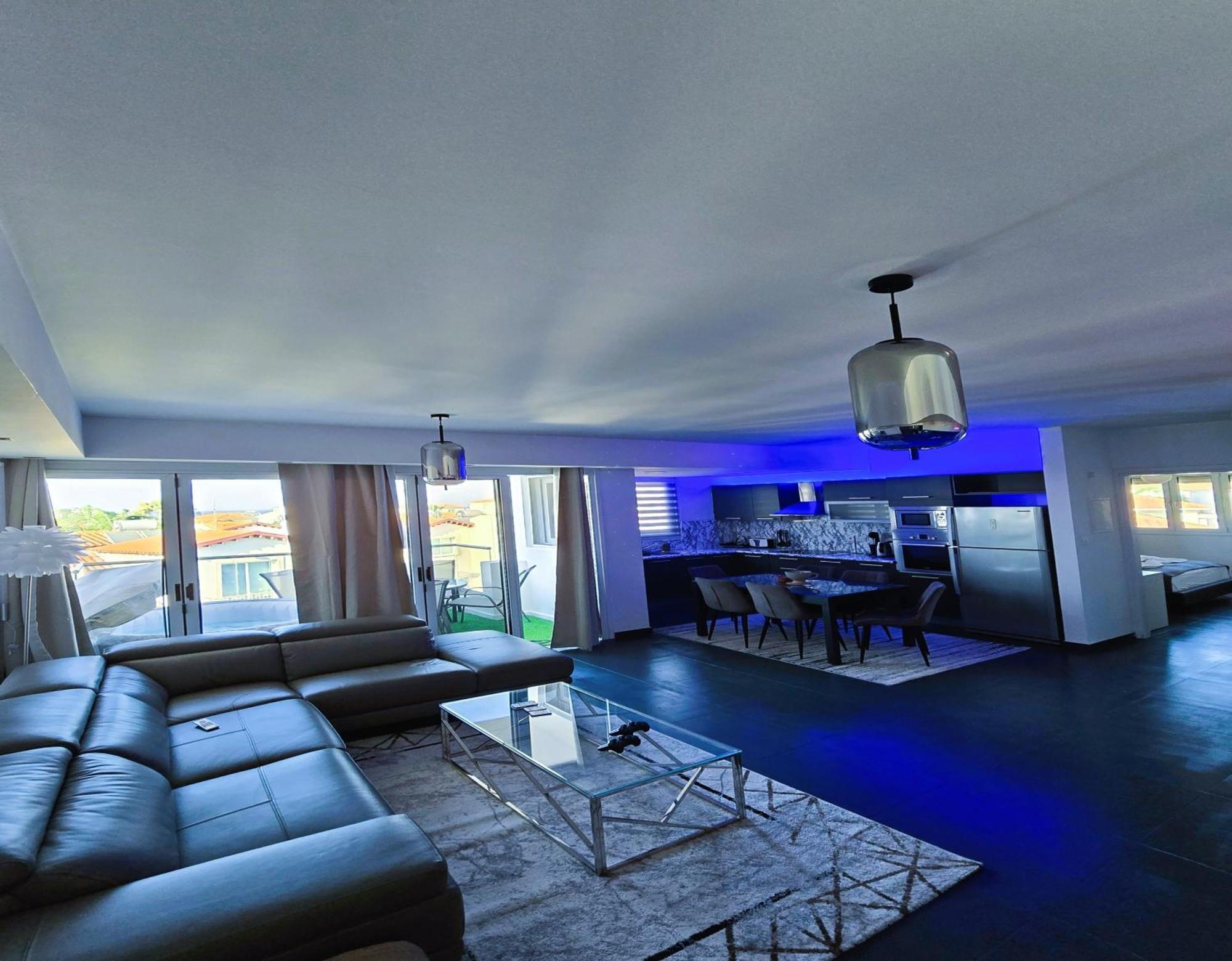 Golden Bay Deluxe Holiday Apartment Protaras Exterior photo